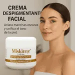 Mujer con piel radiante usando Miskinne crema despigmentante facial con arbutina al 5%. Producto premium para eliminar manchas y melasma.